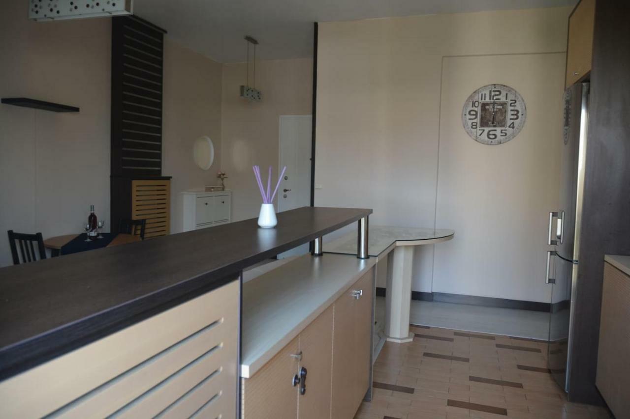 Modern Apartment, 5΄ Walk From Central Metro Station Atény Exteriér fotografie